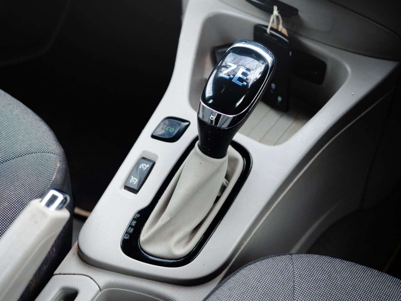 2016 RENAULT ZOE 2016 RENAULT ZOE