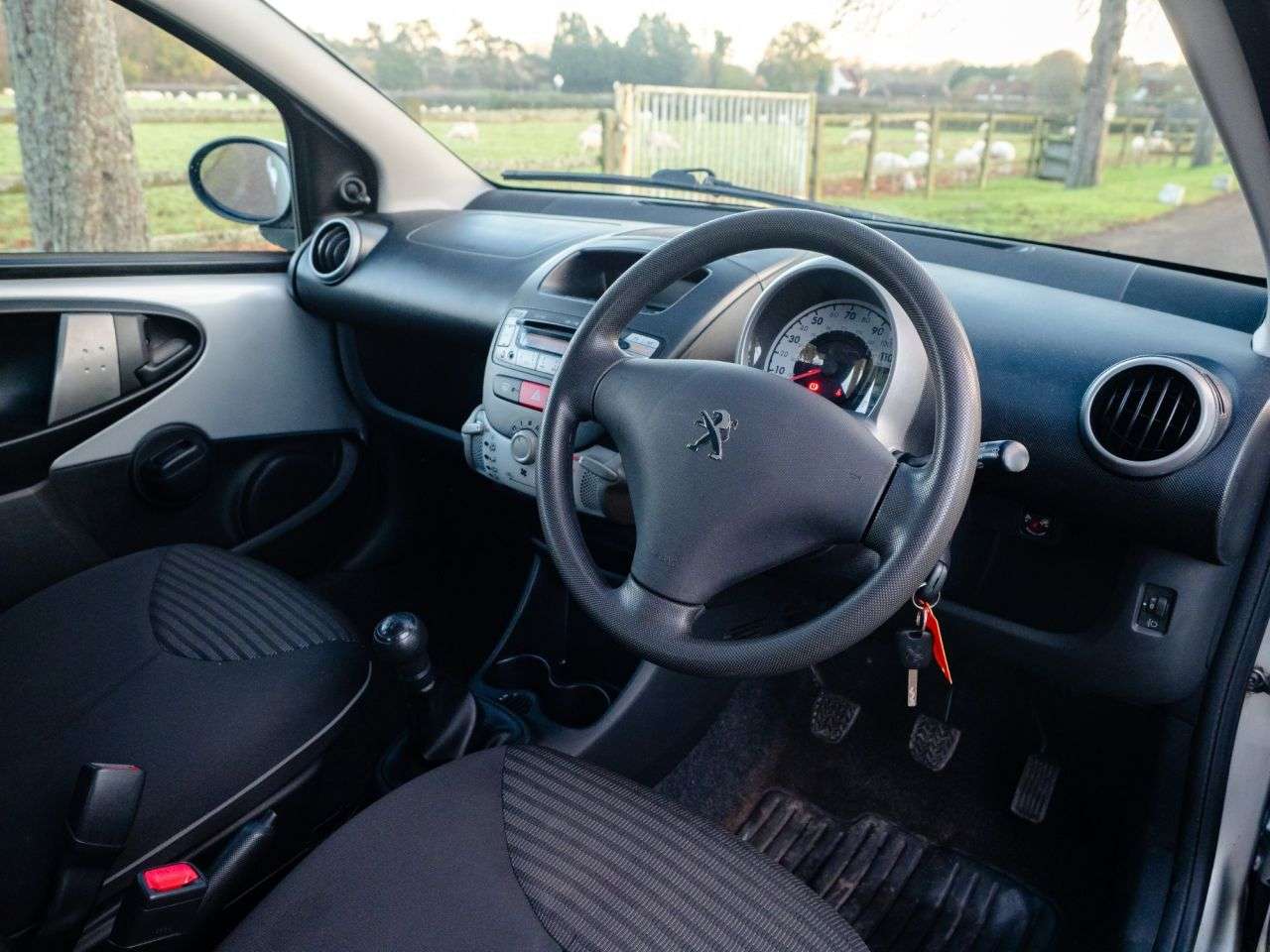 2013 PEUGEOT 107 2013 PEUGEOT 107