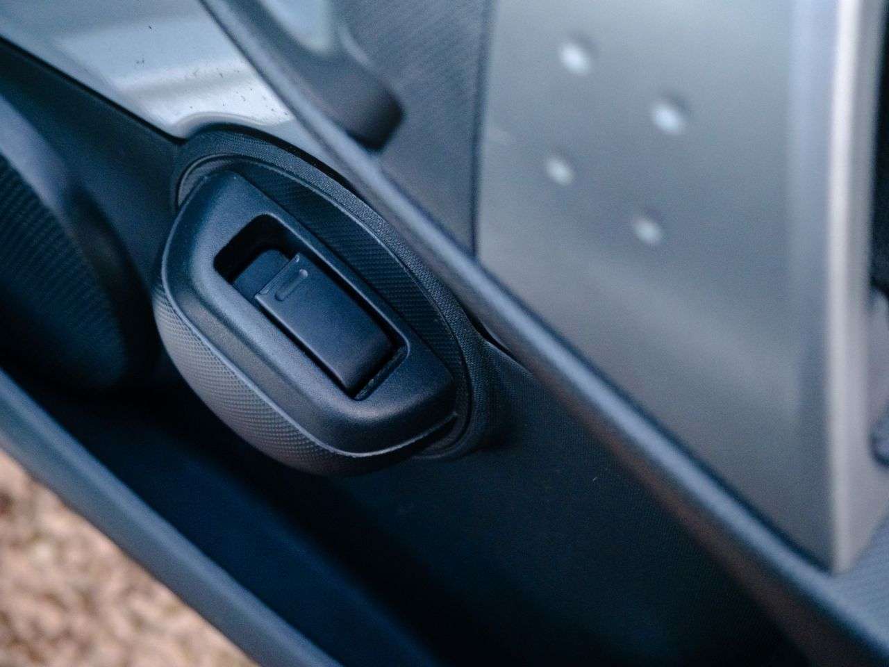 2013 PEUGEOT 107 2013 PEUGEOT 107