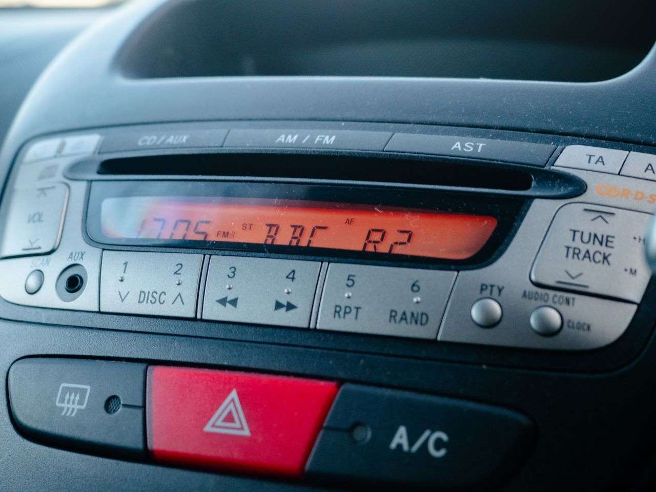 2013 PEUGEOT 107 2013 PEUGEOT 107