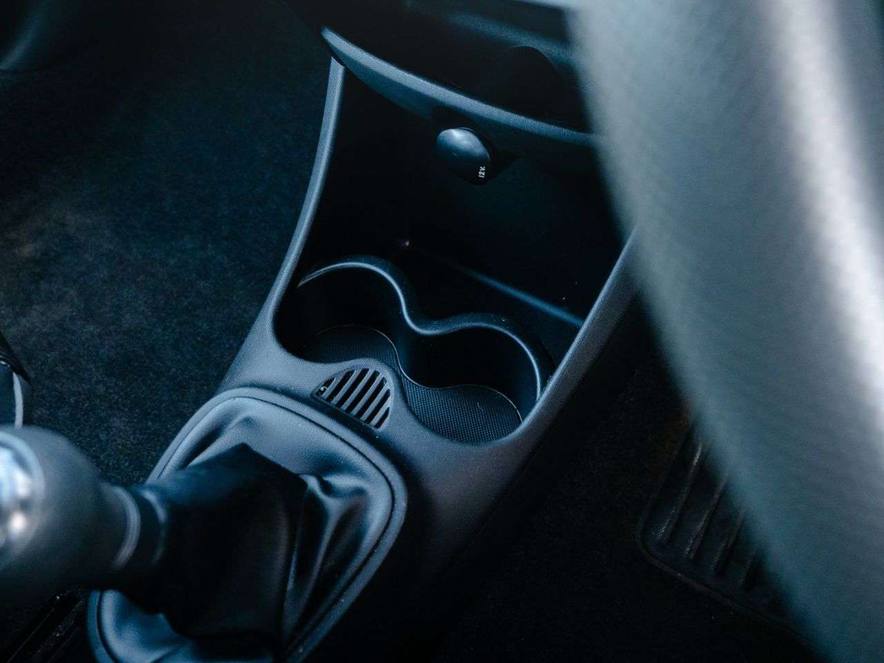 2013 PEUGEOT 107 2013 PEUGEOT 107