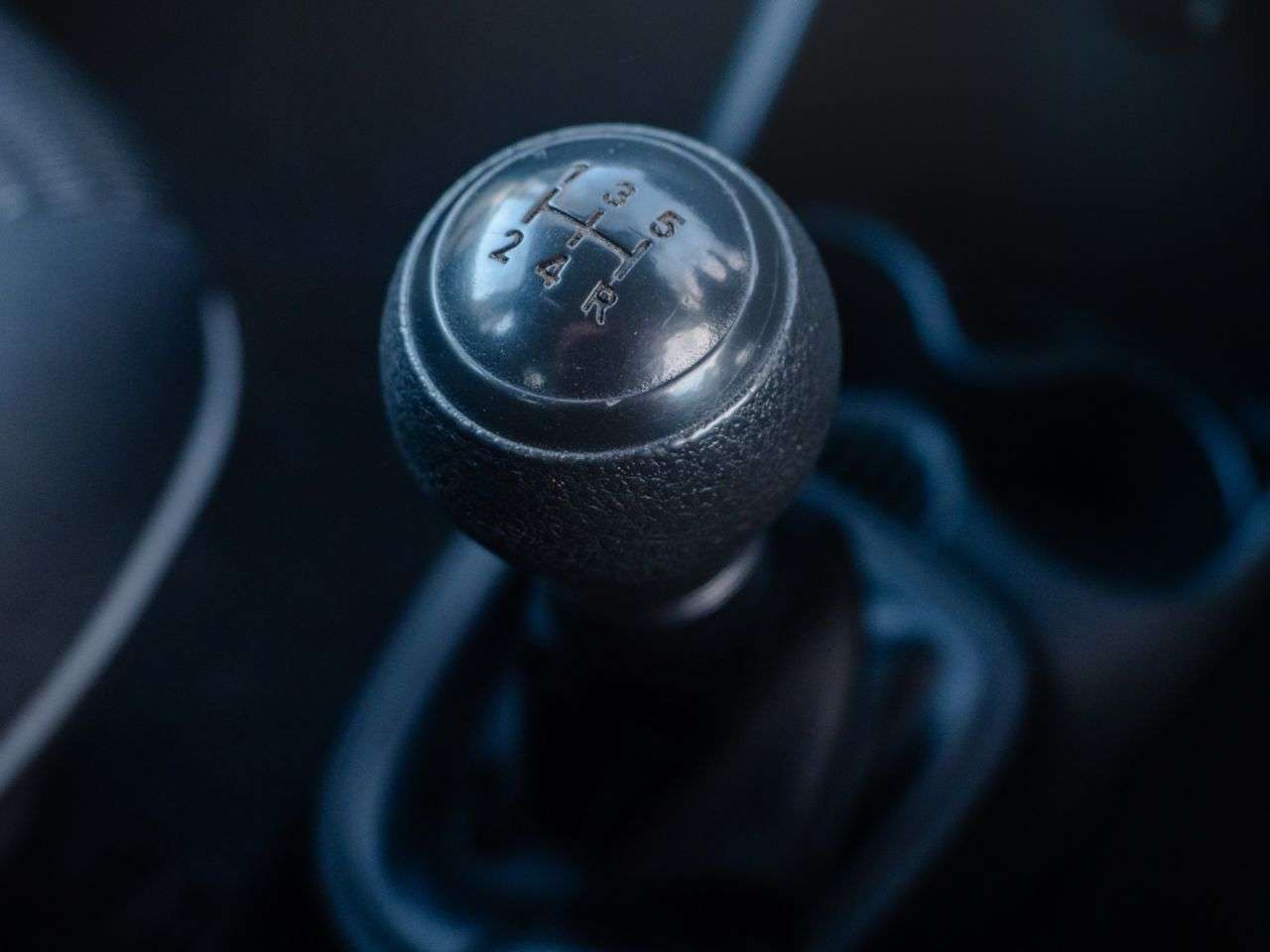 2013 PEUGEOT 107 2013 PEUGEOT 107