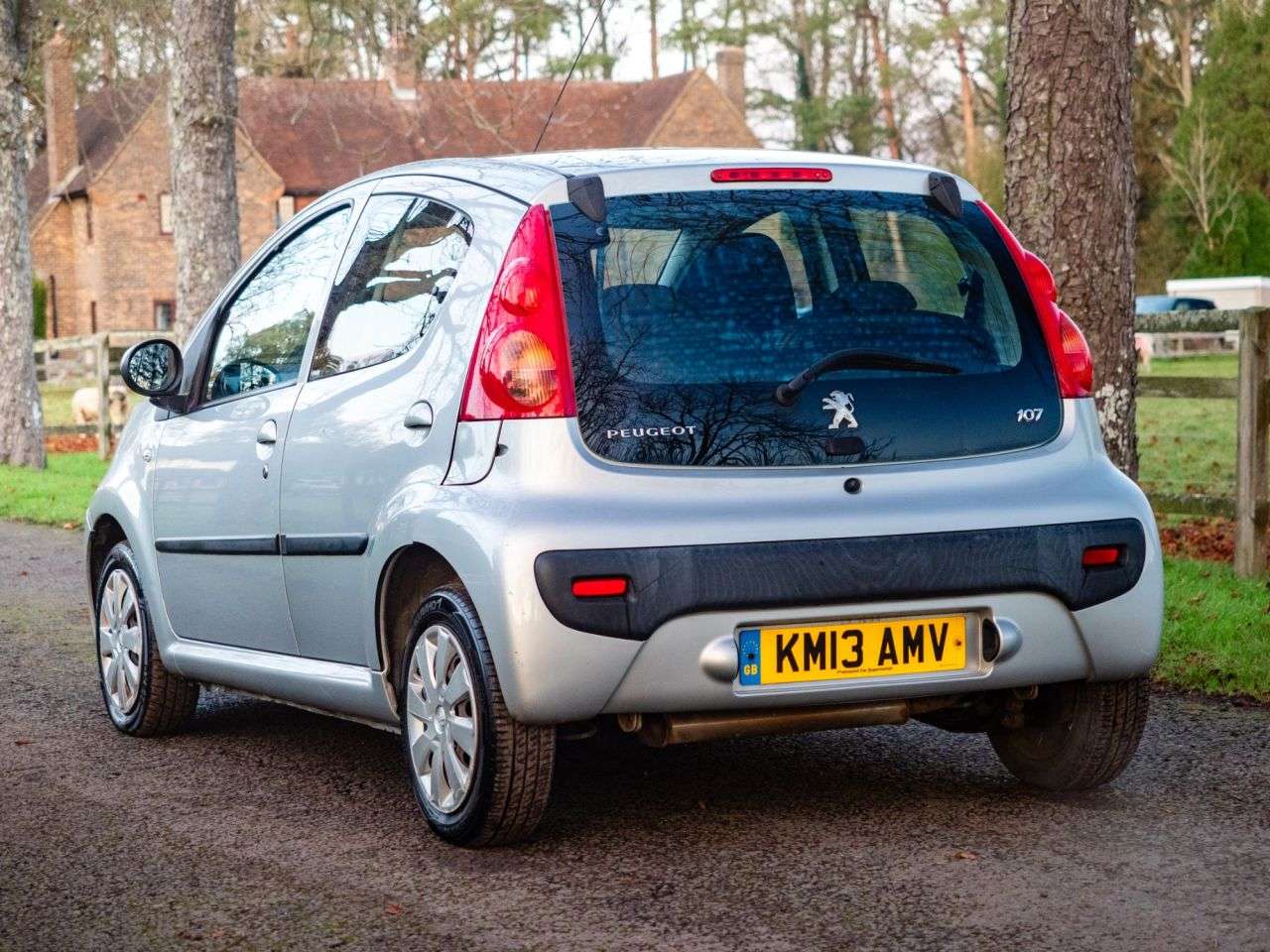 2013 PEUGEOT 107 2013 PEUGEOT 107