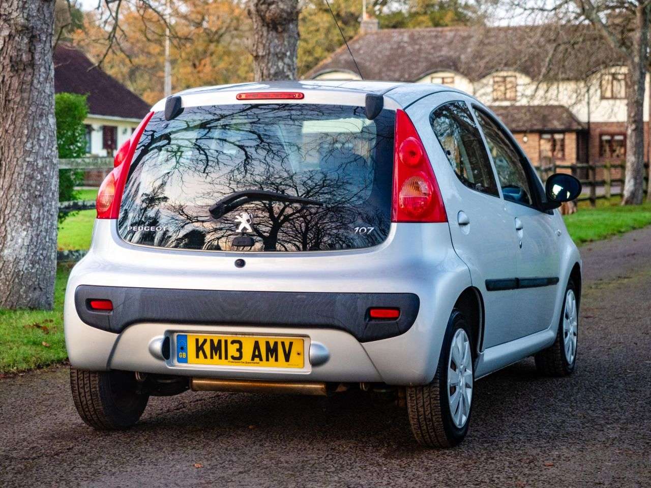 2013 PEUGEOT 107 2013 PEUGEOT 107