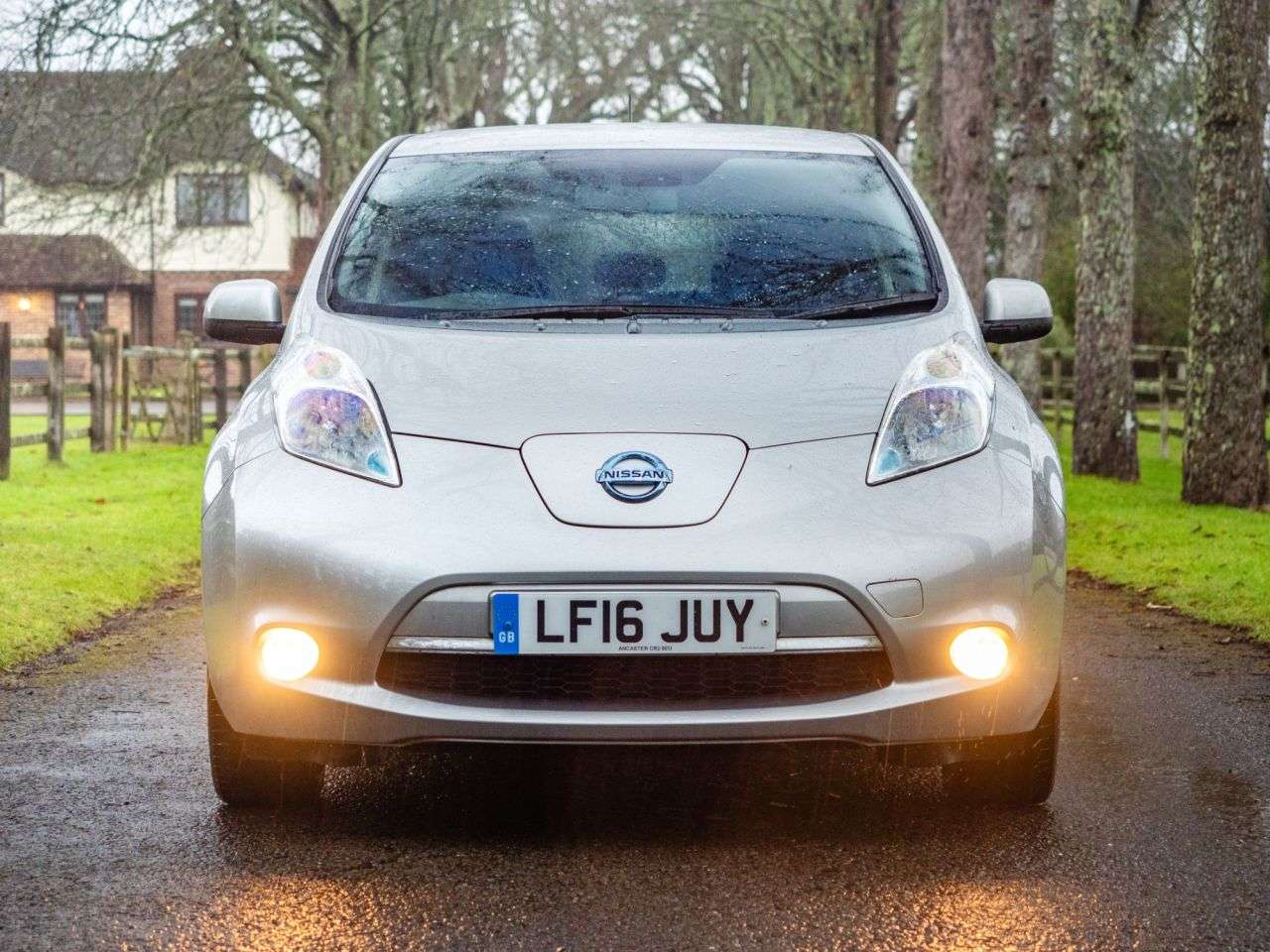 A 2016 NISSAN LEAF 30kWh Acenta Hatchback 5dr Electric Auto (109 bhp) SAT NAV, CLIMATE CTRL, A A 2016 NISSAN LEAF 30kWh Acenta Hatchback 5dr Electric Auto (109 bhp) SAT NAV, CLIMATE CTRL, A