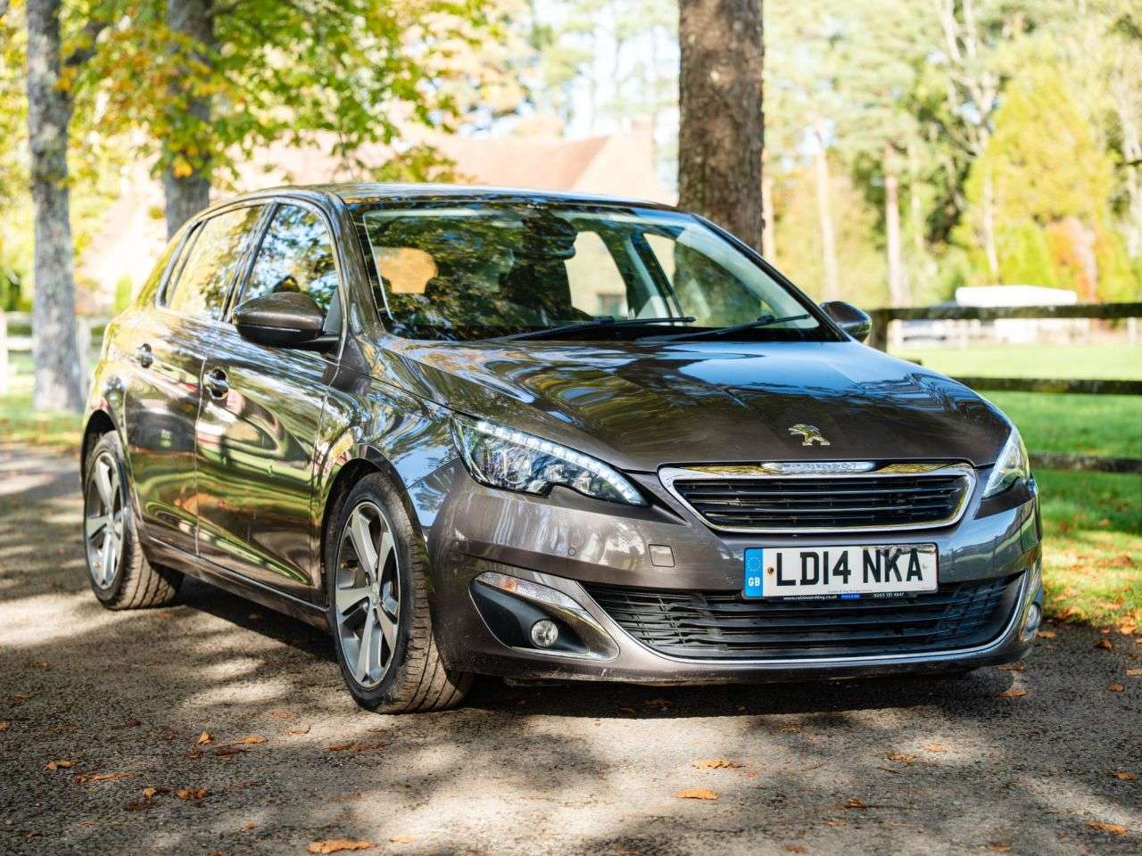 A 2014 PEUGEOT 308 1.2 e-THP PureTech Allure Hatchback 5dr Petrol Manual Euro 6 (s/s) (130 ps) A 2014 PEUGEOT 308 1.2 e-THP PureTech Allure Hatchback 5dr Petrol Manual Euro 6 (s/s) (130 ps)