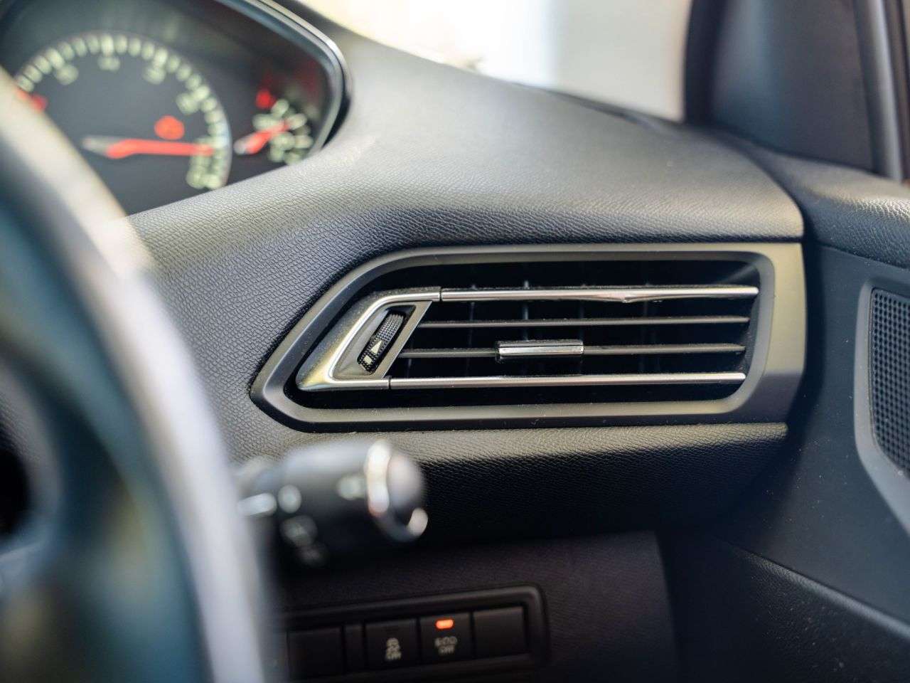2014 PEUGEOT 308 2014 PEUGEOT 308
