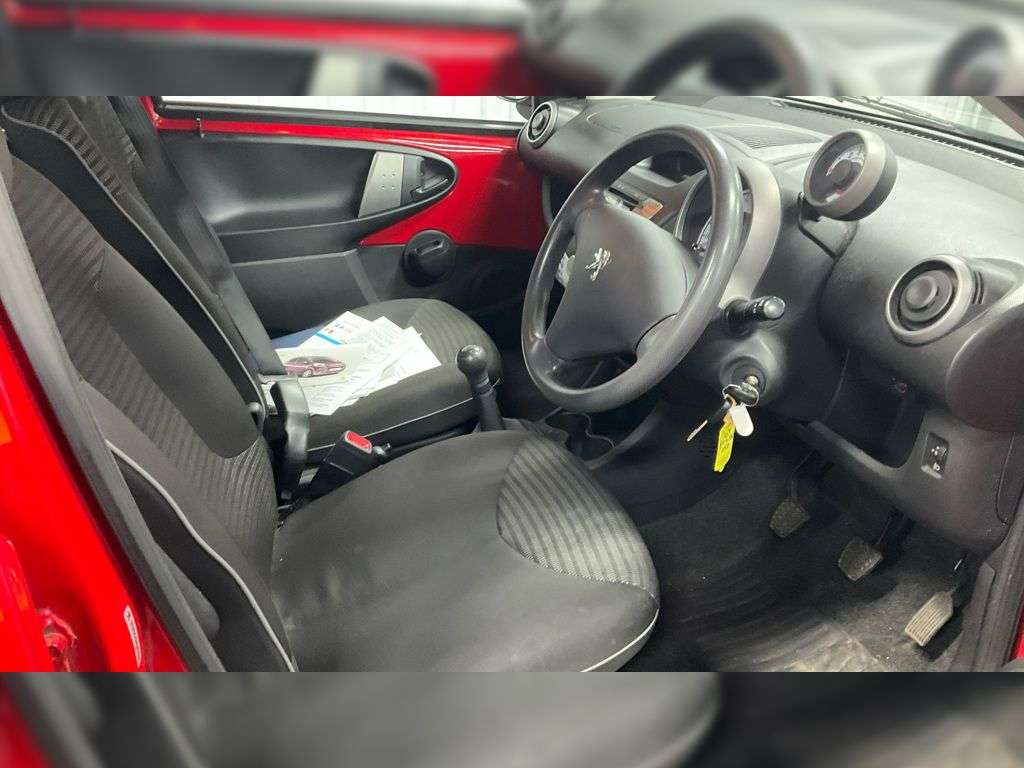 2014 PEUGEOT 107 2014 PEUGEOT 107