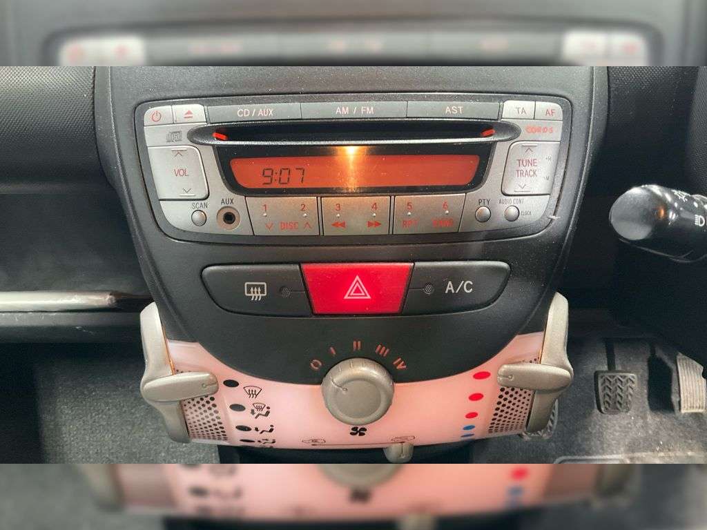 2014 PEUGEOT 107 2014 PEUGEOT 107