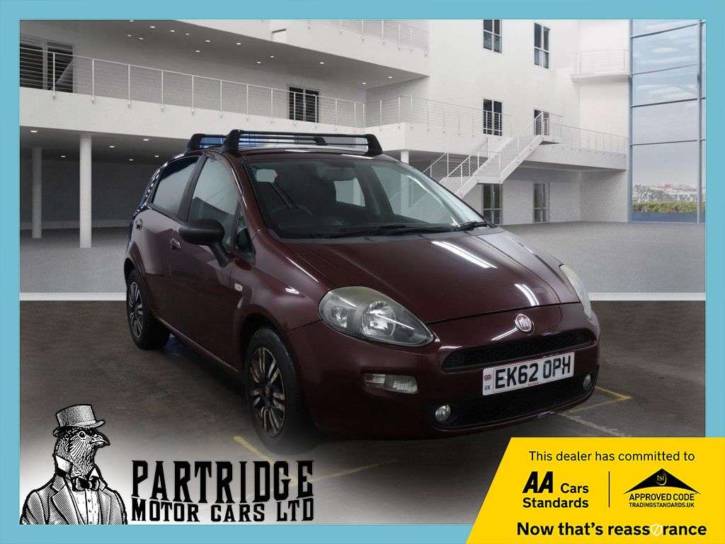 A 2012 FIAT PUNTO 0.9 TwinAir Hatchback 5dr Petrol Euro 5 (s/s) (85 bhp) AIR CON, PARKING SNS A 2012 FIAT PUNTO 0.9 TwinAir Hatchback 5dr Petrol Euro 5 (s/s) (85 bhp) AIR CON, PARKING SNS