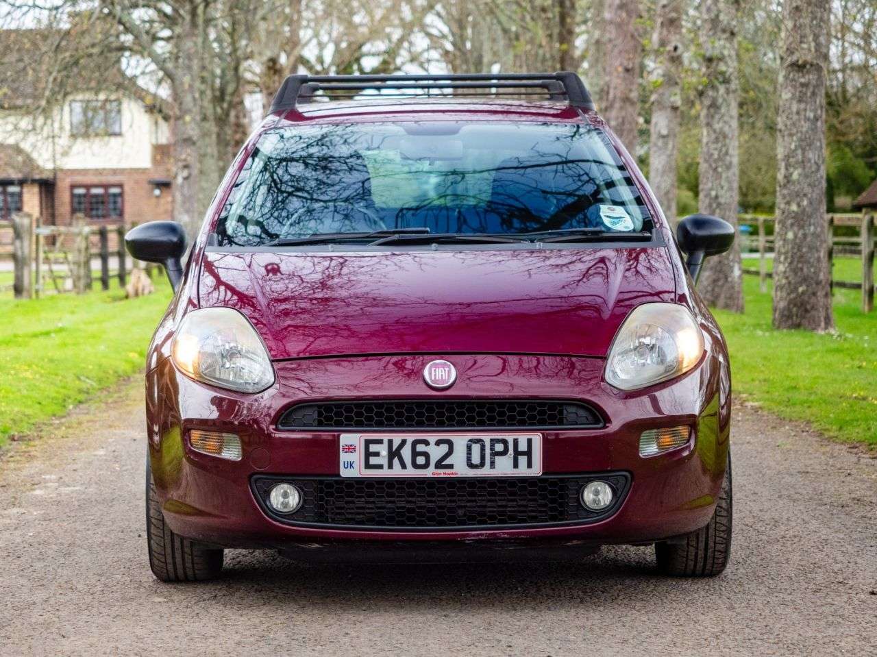 A 2012 FIAT PUNTO 0.9 TwinAir Hatchback 5dr Petrol Euro 5 (s/s) (85 bhp) AIR CON, PARKING SNS A 2012 FIAT PUNTO 0.9 TwinAir Hatchback 5dr Petrol Euro 5 (s/s) (85 bhp) AIR CON, PARKING SNS