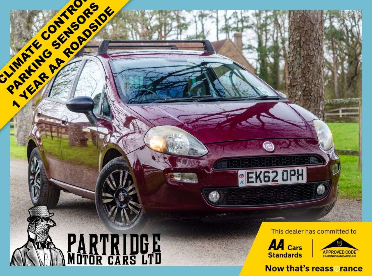 A 2012 FIAT PUNTO 0.9 TwinAir Hatchback 5dr Petrol Euro 5 (s/s) (85 bhp) AIR CON, PARKING SNS A 2012 FIAT PUNTO 0.9 TwinAir Hatchback 5dr Petrol Euro 5 (s/s) (85 bhp) AIR CON, PARKING SNS