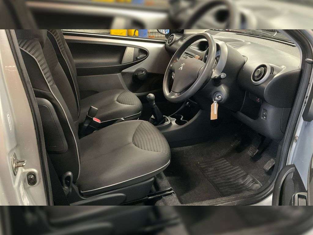 2012 PEUGEOT 107 2012 PEUGEOT 107