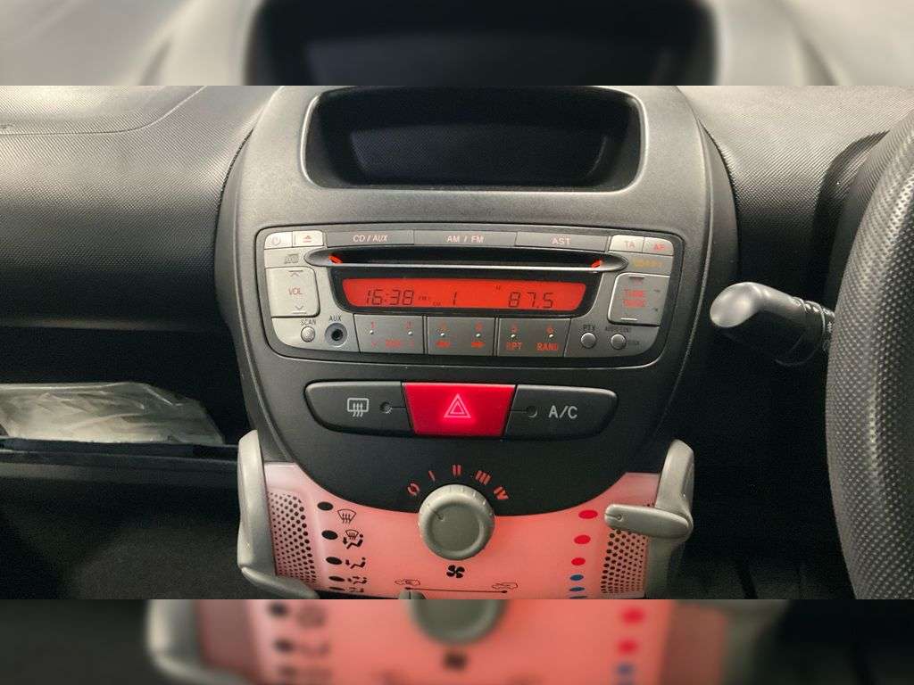 2012 PEUGEOT 107 2012 PEUGEOT 107