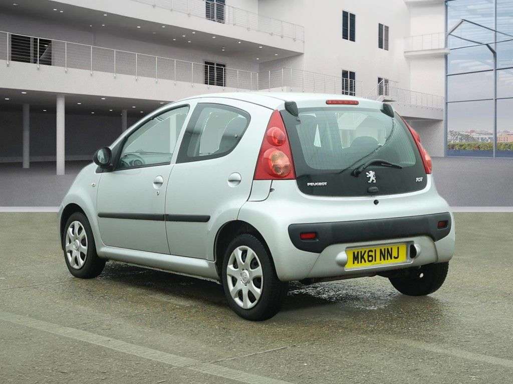 A 2011 PEUGEOT 107 1.0 12V Urban Hatchback 5dr Petrol Manual Euro 5 (68 ps) ELEC WINDOWS, CHEA A 2011 PEUGEOT 107 1.0 12V Urban Hatchback 5dr Petrol Manual Euro 5 (68 ps) ELEC WINDOWS, CHEA