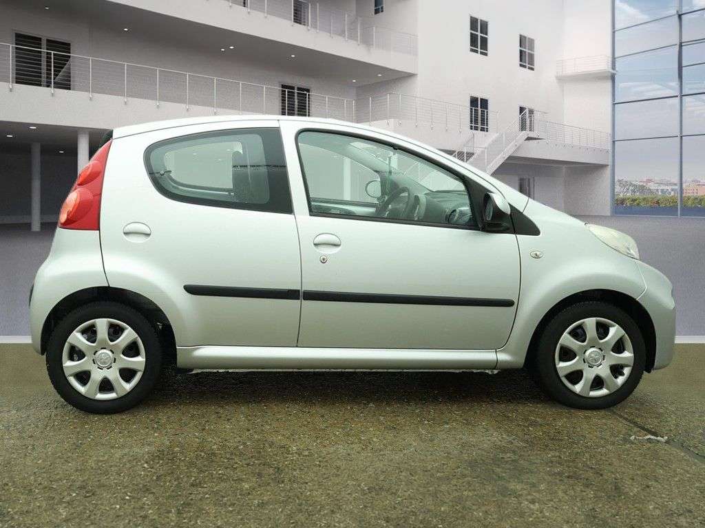 2011 PEUGEOT 107 2011 PEUGEOT 107