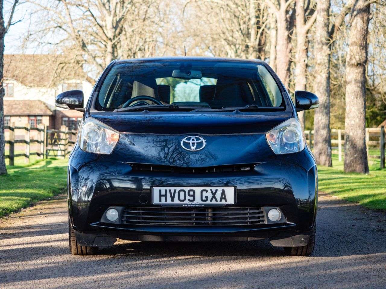 A 2009 TOYOTA IQ 1.0 VVT-i 2 Hatchback 3dr Petrol Manual Euro 4 (68 bhp) CLIMATE CTRL, PARKI A 2009 TOYOTA IQ 1.0 VVT-i 2 Hatchback 3dr Petrol Manual Euro 4 (68 bhp) CLIMATE CTRL, PARKI