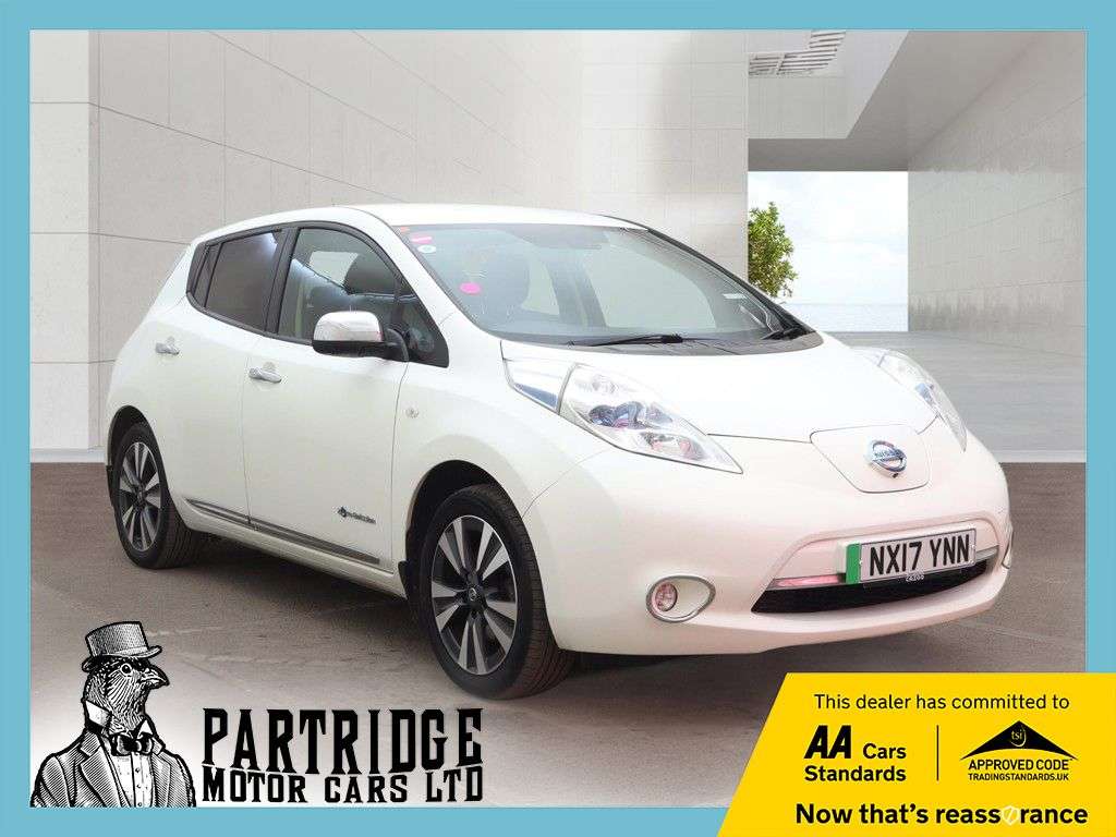A 2017 NISSAN LEAF 30kWh Tekna Hatchback 5dr Electric Auto (109 bhp) SAT NAV, AIR CON, ALLOYS A 2017 NISSAN LEAF 30kWh Tekna Hatchback 5dr Electric Auto (109 bhp) SAT NAV, AIR CON, ALLOYS