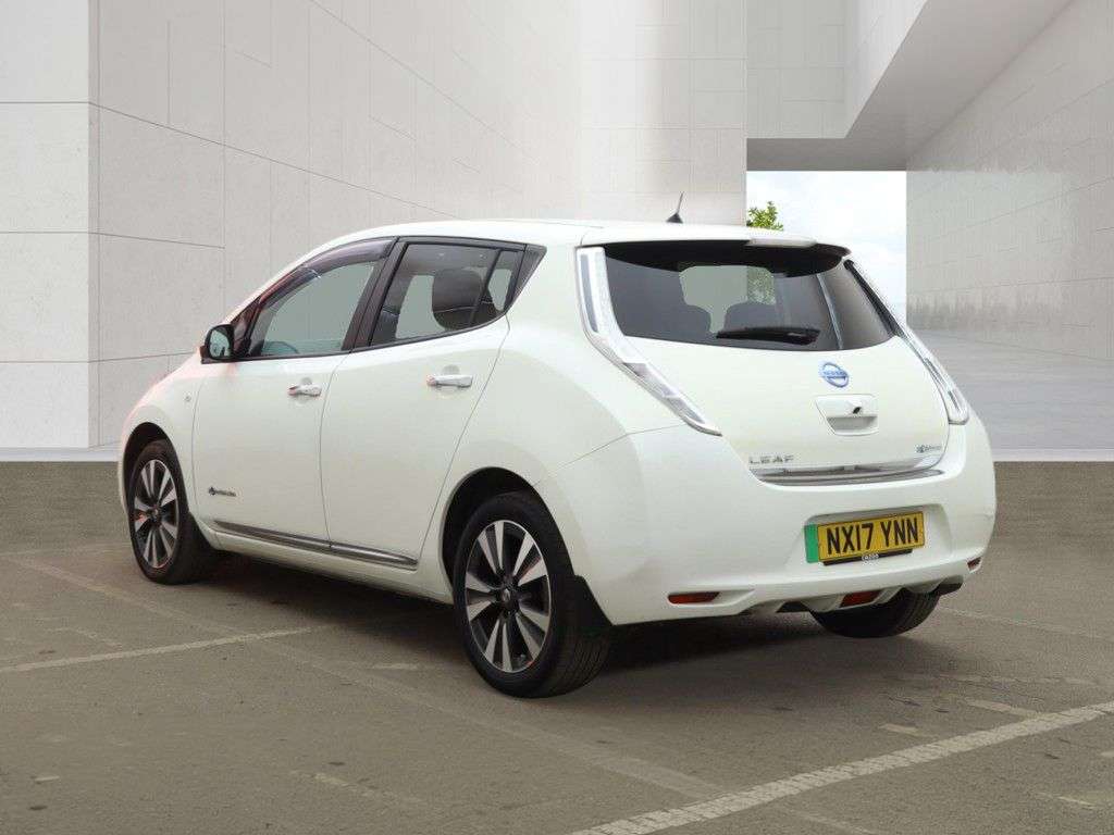 A 2017 NISSAN LEAF 30kWh Tekna Hatchback 5dr Electric Auto (109 bhp) SAT NAV, AIR CON, ALLOYS A 2017 NISSAN LEAF 30kWh Tekna Hatchback 5dr Electric Auto (109 bhp) SAT NAV, AIR CON, ALLOYS