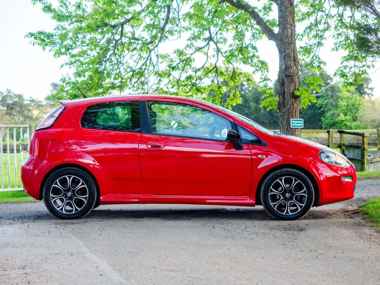 2013 FIAT PUNTO 2013 FIAT PUNTO