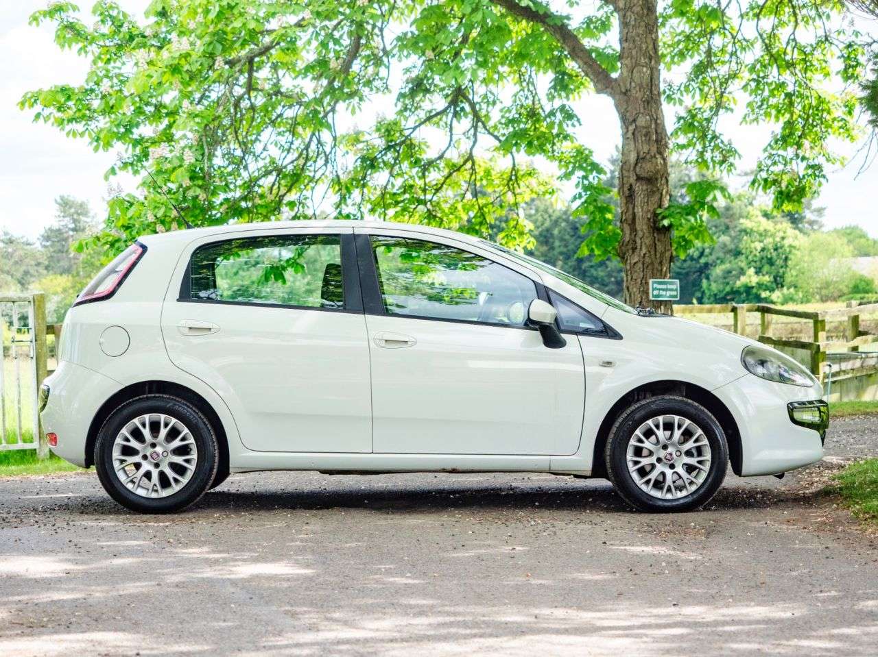 2011 FIAT PUNTO EVO 2011 FIAT PUNTO EVO