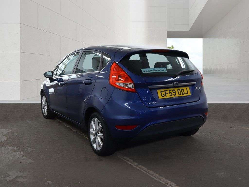 A 2009 FORD FIESTA 1.4 Zetec Hatchback 5dr Petrol Manual (133 g/km, 94 bhp) AIR CON, ALLOYS, C A 2009 FORD FIESTA 1.4 Zetec Hatchback 5dr Petrol Manual (133 g/km, 94 bhp) AIR CON, ALLOYS, C