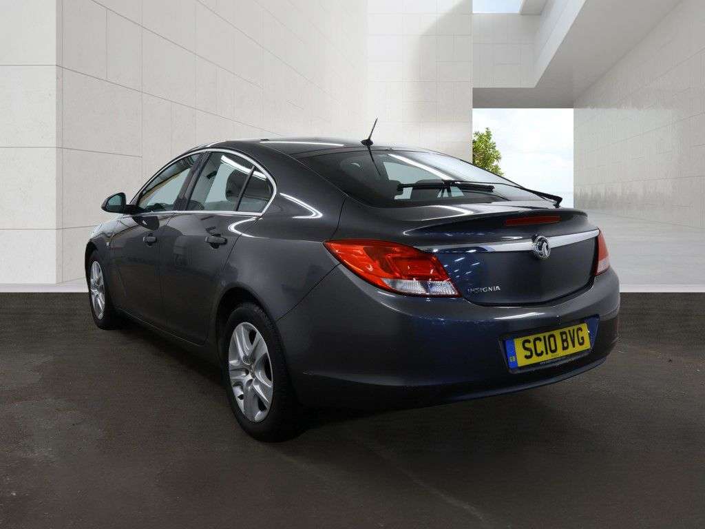 A 2010 VAUXHALL INSIGNIA 1.8 16V Exclusiv Hatchback 5dr Petrol Manual Euro 5 (140 ps) CLIMATE CTRL, A 2010 VAUXHALL INSIGNIA 1.8 16V Exclusiv Hatchback 5dr Petrol Manual Euro 5 (140 ps) CLIMATE CTRL,