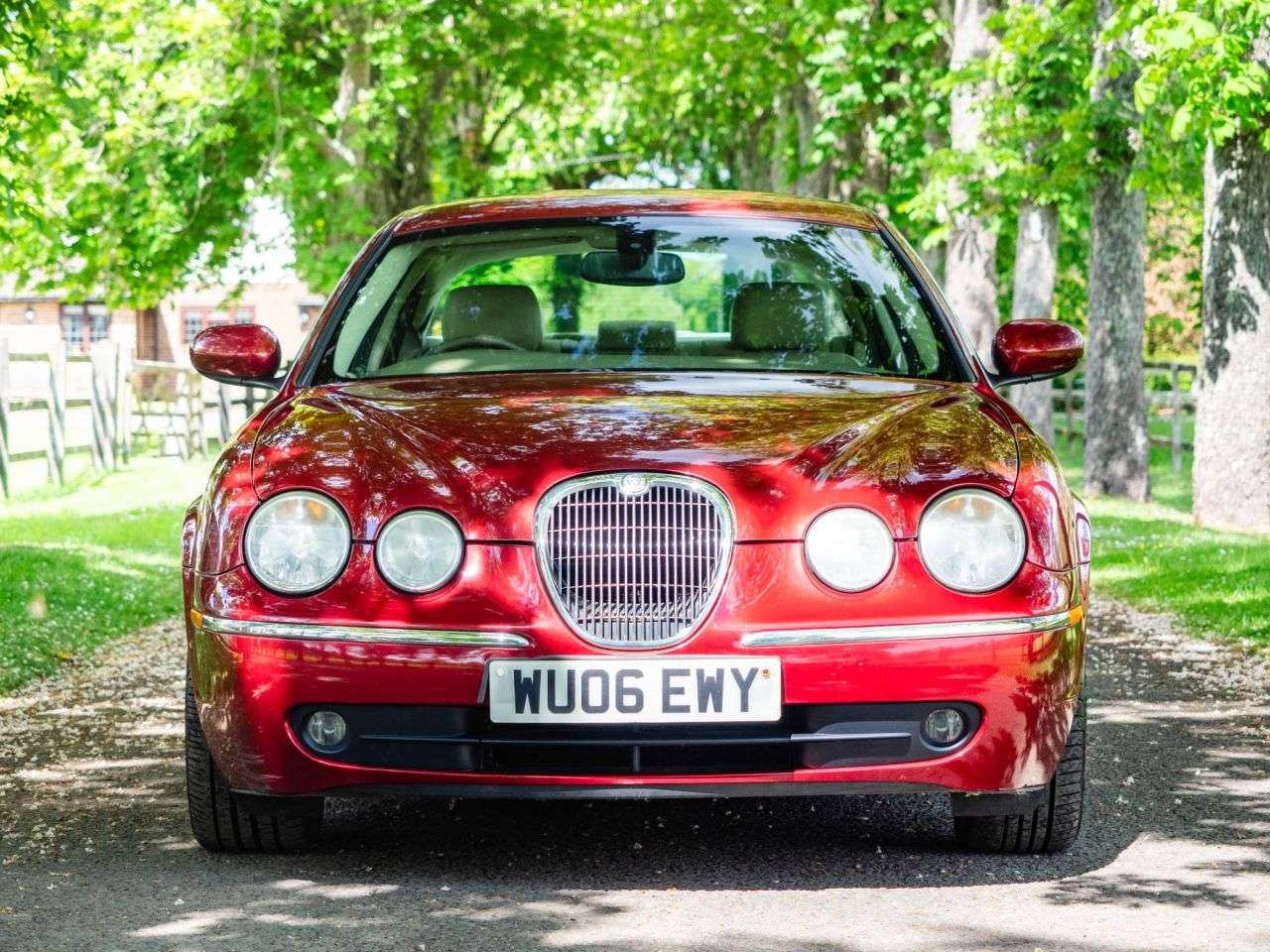 A 2006 JAGUAR S-TYPE 2.7D V6 SE Saloon 4dr Diesel Automatic (208 g/km, 206 bhp) AIR CON, PARKING A 2006 JAGUAR S-TYPE 2.7D V6 SE Saloon 4dr Diesel Automatic (208 g/km, 206 bhp) AIR CON, PARKING