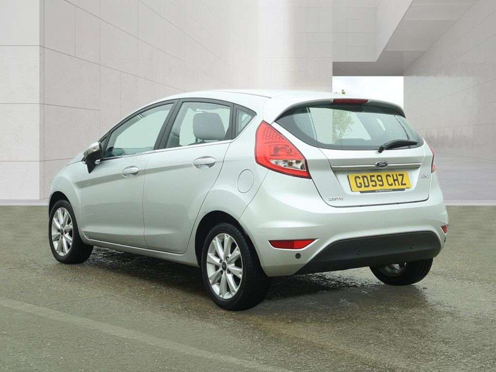 A 2010 FORD FIESTA 1.4 Zetec Hatchback 5dr Petrol Manual (133 g/km, 94 bhp) AIR CON, PARKING S A 2010 FORD FIESTA 1.4 Zetec Hatchback 5dr Petrol Manual (133 g/km, 94 bhp) AIR CON, PARKING S