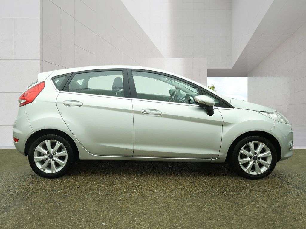 2010 FORD FIESTA 2010 FORD FIESTA
