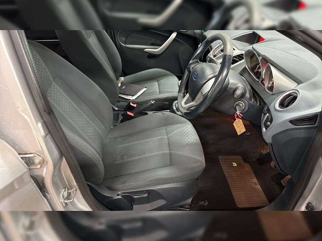 2010 FORD FIESTA 2010 FORD FIESTA