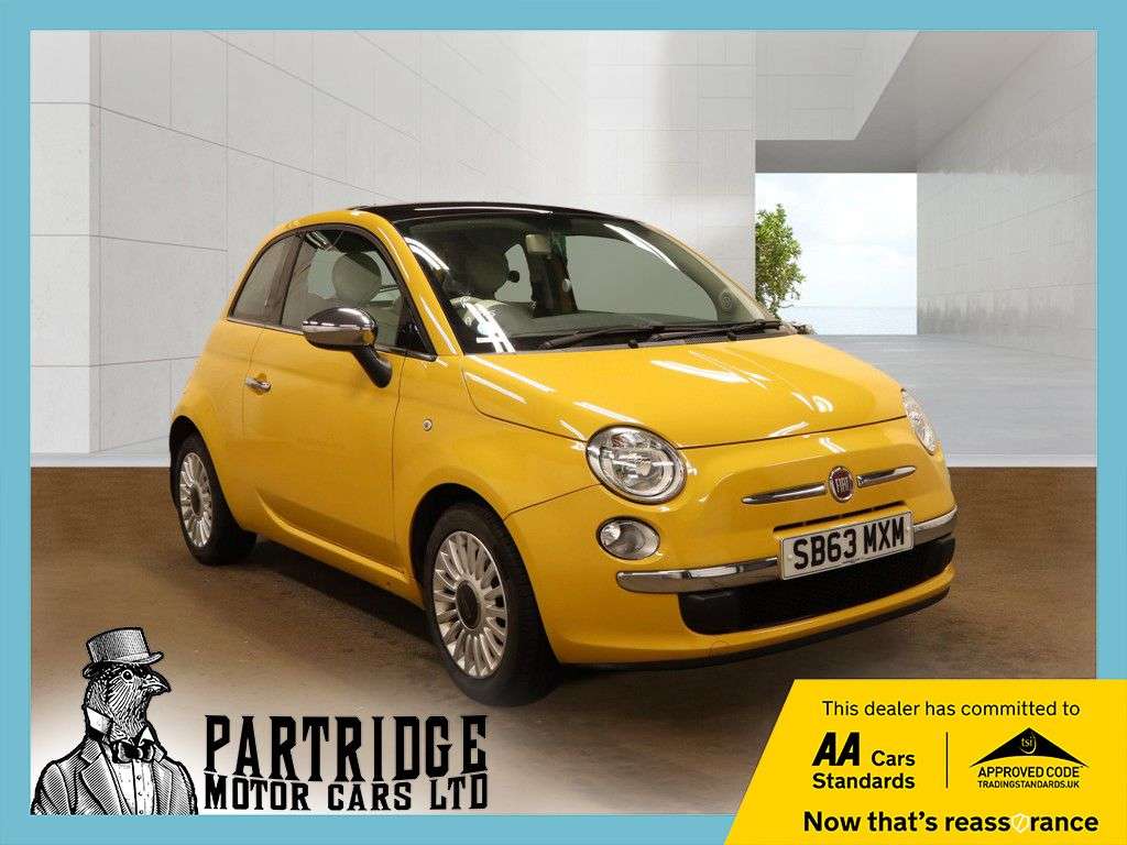 A 2013 FIAT 500 1.2 Lounge Hatchback 3dr Petrol Manual Euro 6 (s/s) (69 bhp) AIR CON, PAN R A 2013 FIAT 500 1.2 Lounge Hatchback 3dr Petrol Manual Euro 6 (s/s) (69 bhp) AIR CON, PAN R