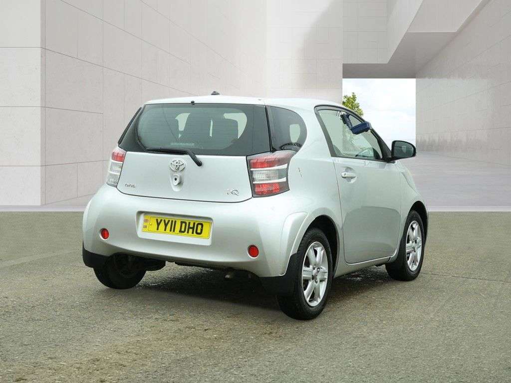 2011 TOYOTA IQ 2011 TOYOTA IQ
