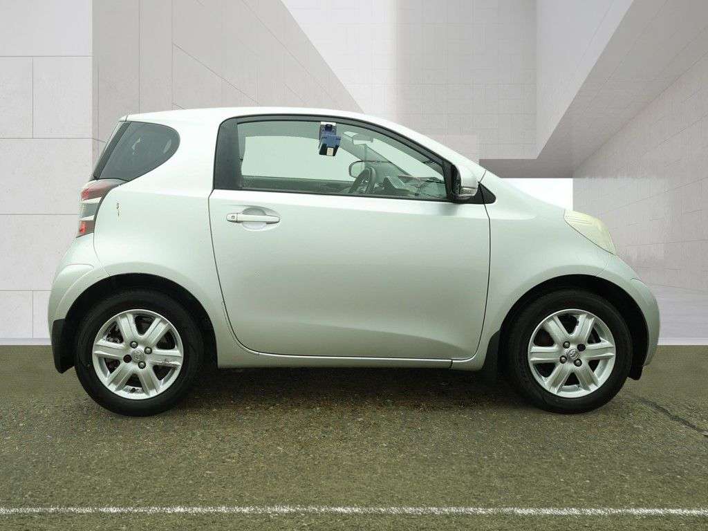 2011 TOYOTA IQ 2011 TOYOTA IQ