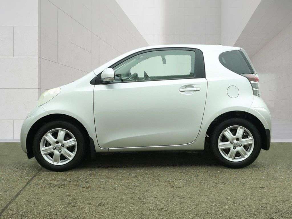 2011 TOYOTA IQ 2011 TOYOTA IQ