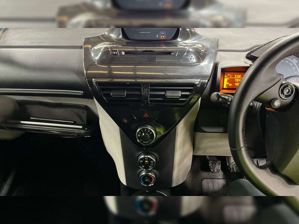 2011 TOYOTA IQ 2011 TOYOTA IQ