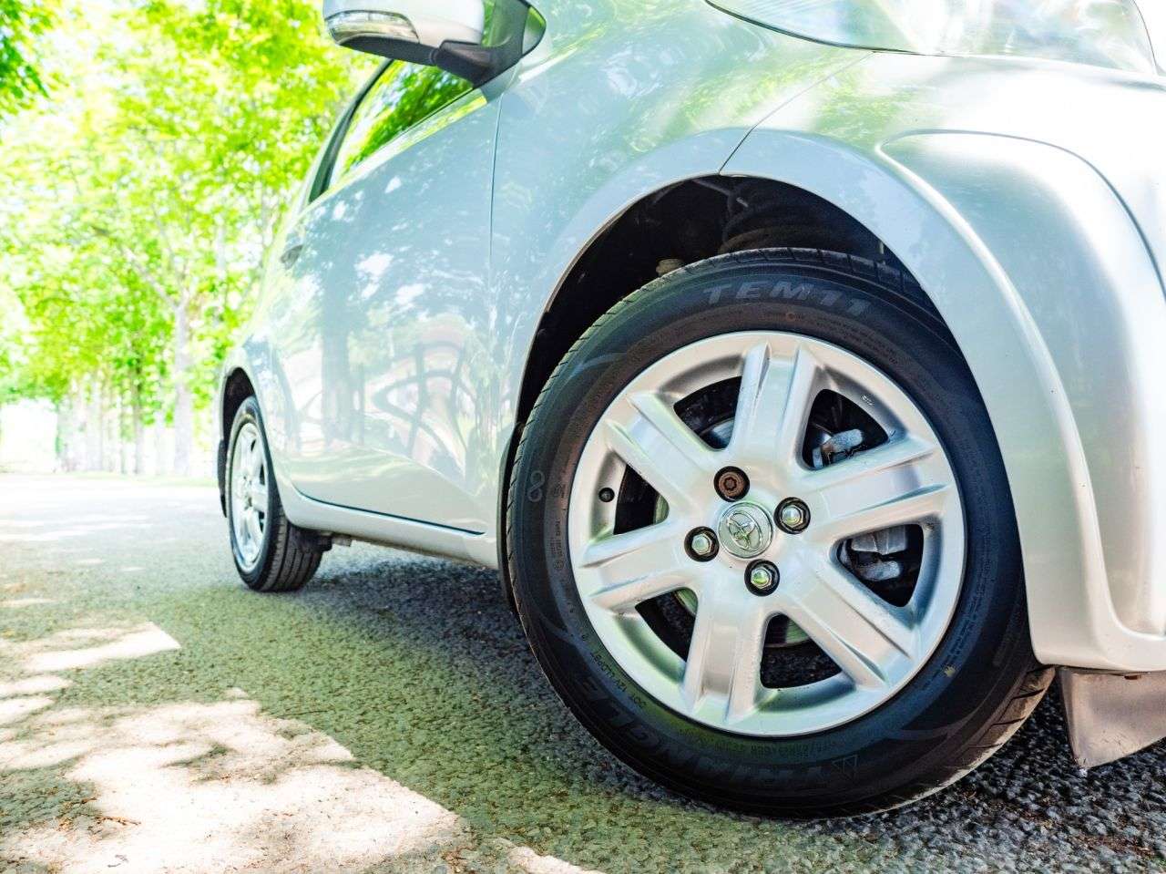 2011 TOYOTA IQ 2011 TOYOTA IQ