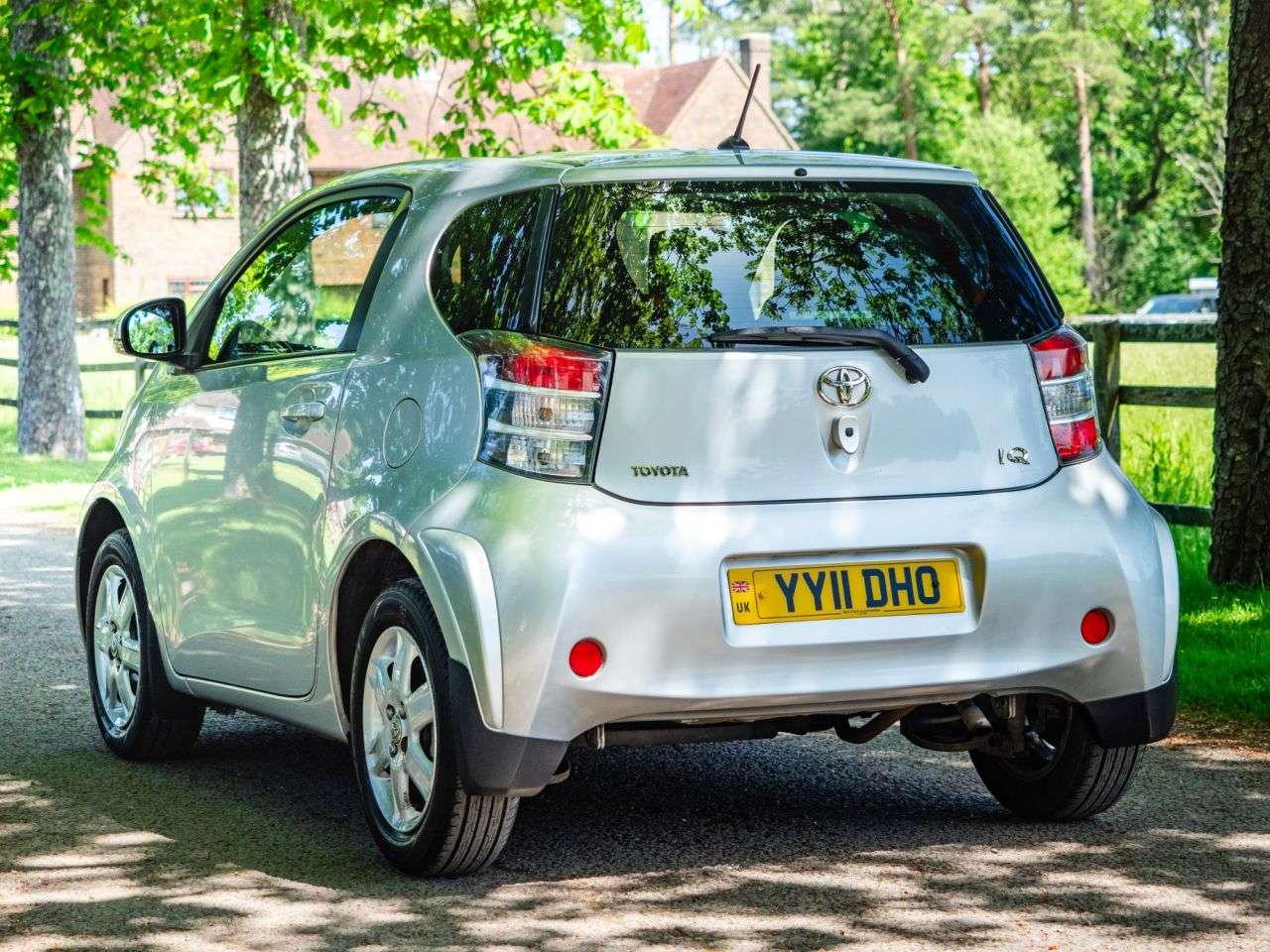 2011 TOYOTA IQ 2011 TOYOTA IQ