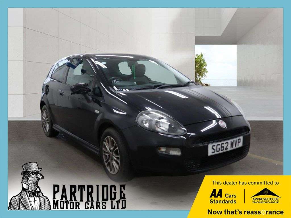 A 2012 FIAT PUNTO 1.4 GBT Hatchback 3dr Petrol Manual Euro 5 (s/s) (77 bhp) AIR CON, ALLOYS, A 2012 FIAT PUNTO 1.4 GBT Hatchback 3dr Petrol Manual Euro 5 (s/s) (77 bhp) AIR CON, ALLOYS,