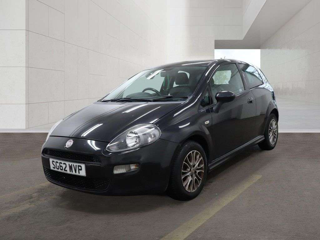A 2012 FIAT PUNTO 1.4 GBT Hatchback 3dr Petrol Manual Euro 5 (s/s) (77 bhp) AIR CON, ALLOYS, A 2012 FIAT PUNTO 1.4 GBT Hatchback 3dr Petrol Manual Euro 5 (s/s) (77 bhp) AIR CON, ALLOYS,