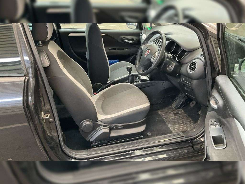 2012 FIAT PUNTO 2012 FIAT PUNTO
