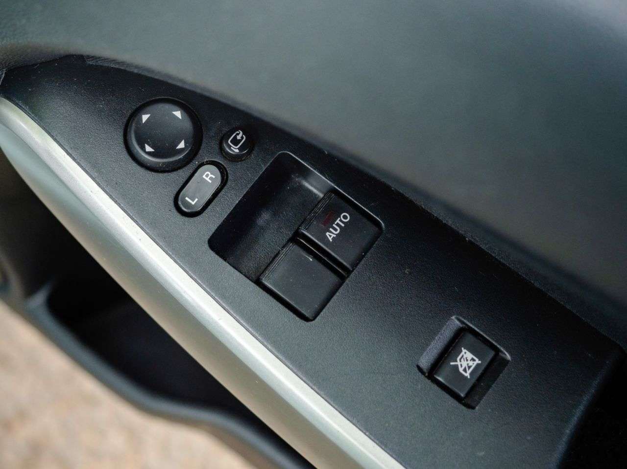 2011 MAZDA MAZDA2 2011 MAZDA MAZDA2