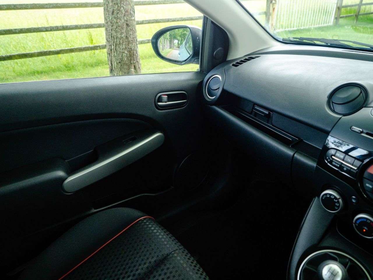 2011 MAZDA MAZDA2 2011 MAZDA MAZDA2