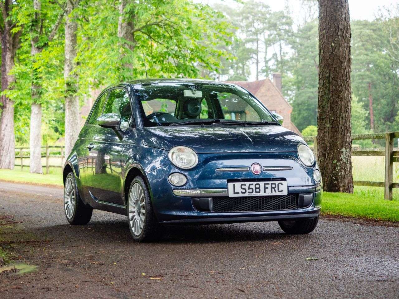 A 2008 FIAT 500 LOUNGE A 2008 FIAT 500 LOUNGE