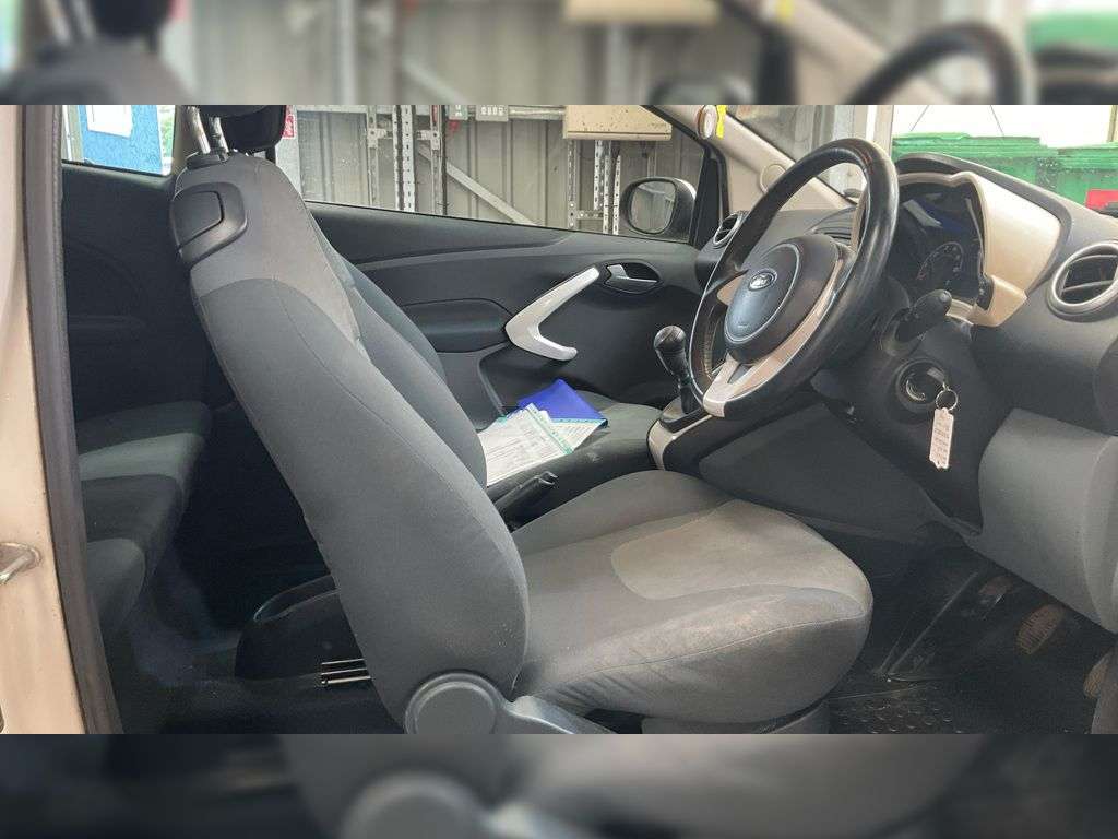 2011 FORD KA 2011 FORD KA