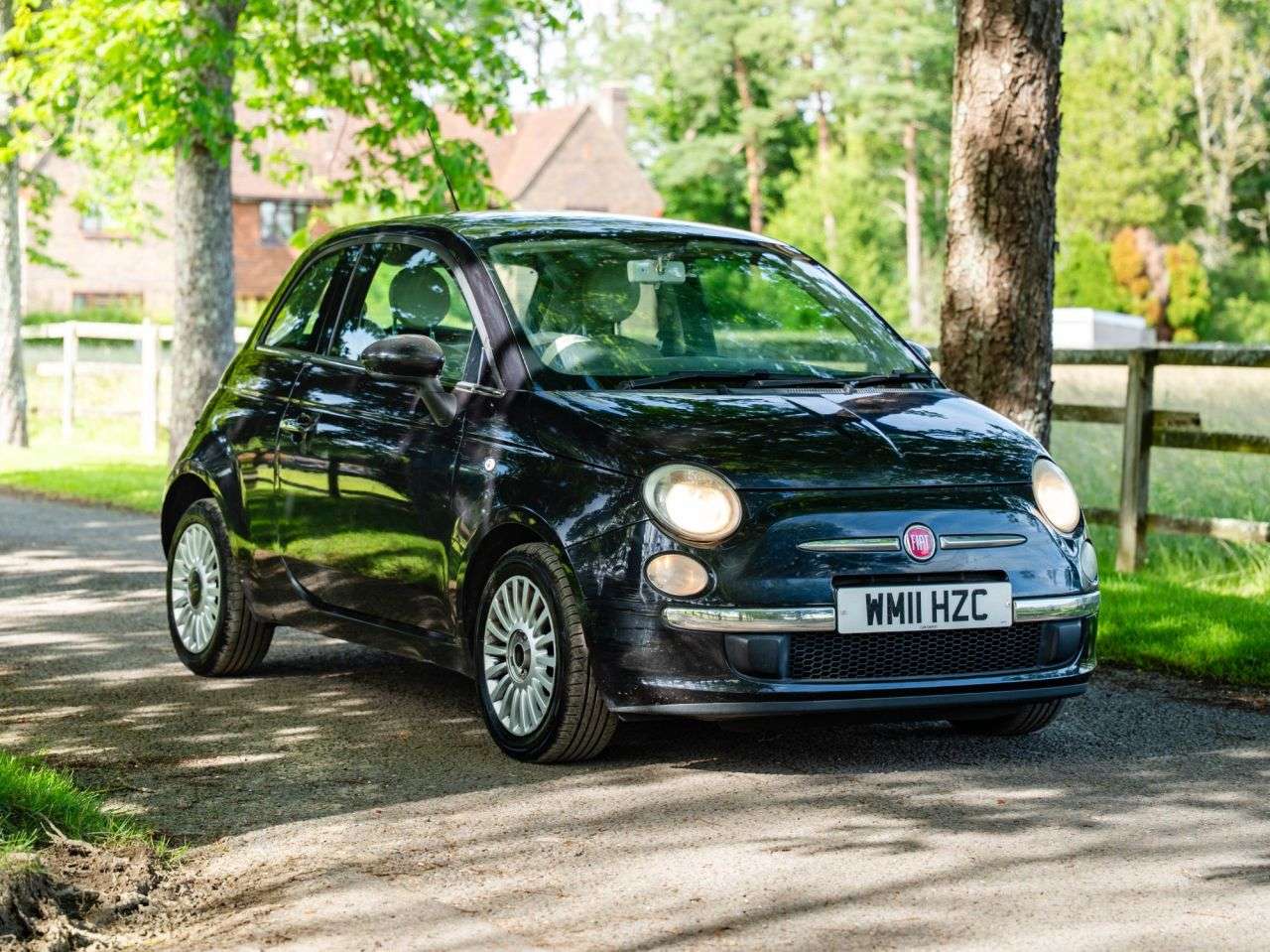 A 2011 FIAT 500 1.2 Lounge Hatchback 3dr Petrol Manual Euro 5 (s/s) (69 bhp) AIR CON, ALLOY A 2011 FIAT 500 1.2 Lounge Hatchback 3dr Petrol Manual Euro 5 (s/s) (69 bhp) AIR CON, ALLOY
