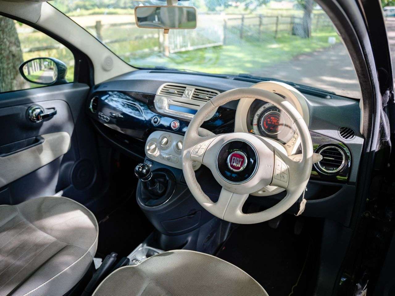 2011 FIAT 500 2011 FIAT 500