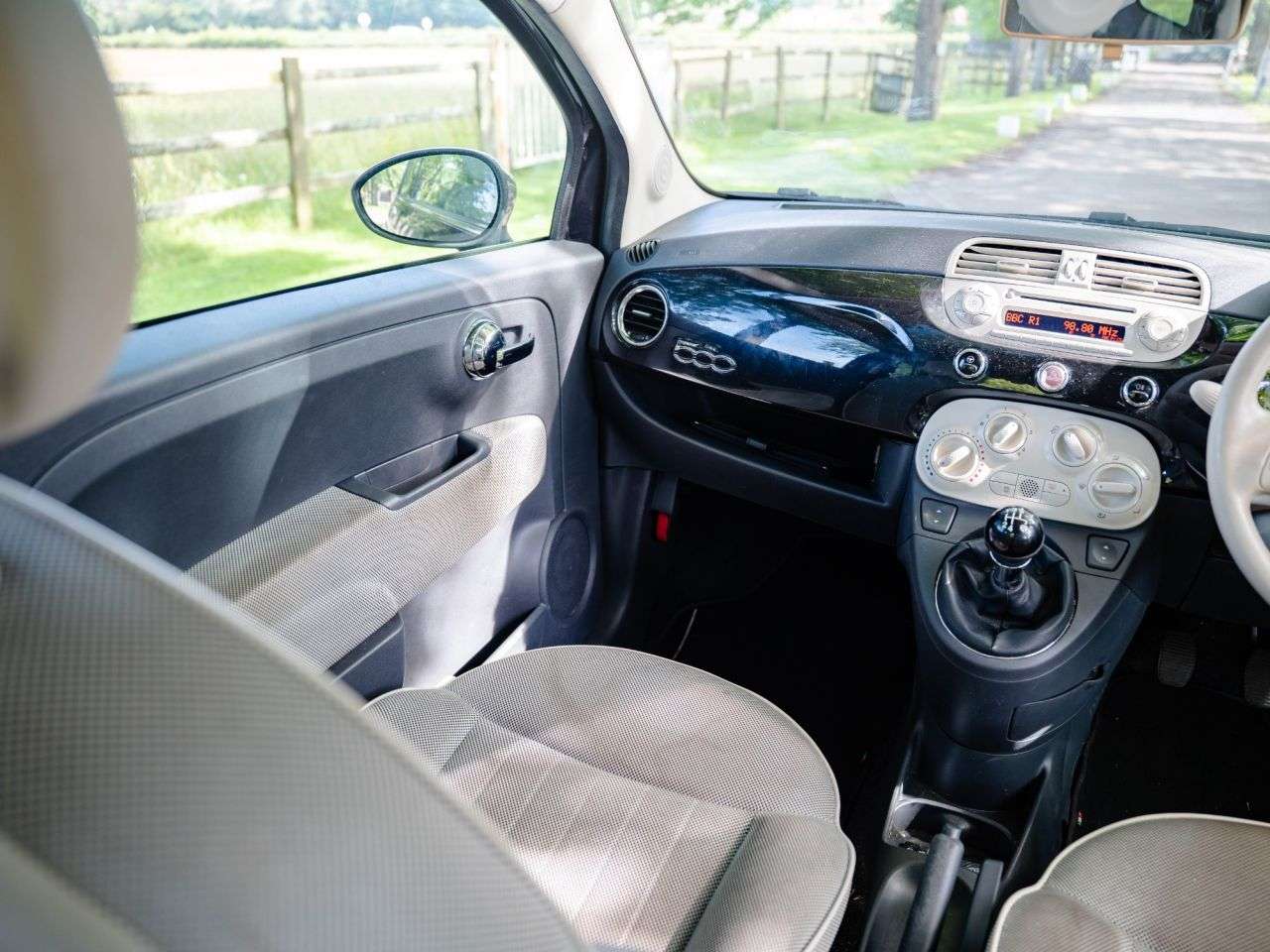 2011 FIAT 500 2011 FIAT 500