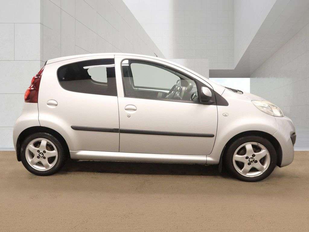 2014 PEUGEOT 107 2014 PEUGEOT 107