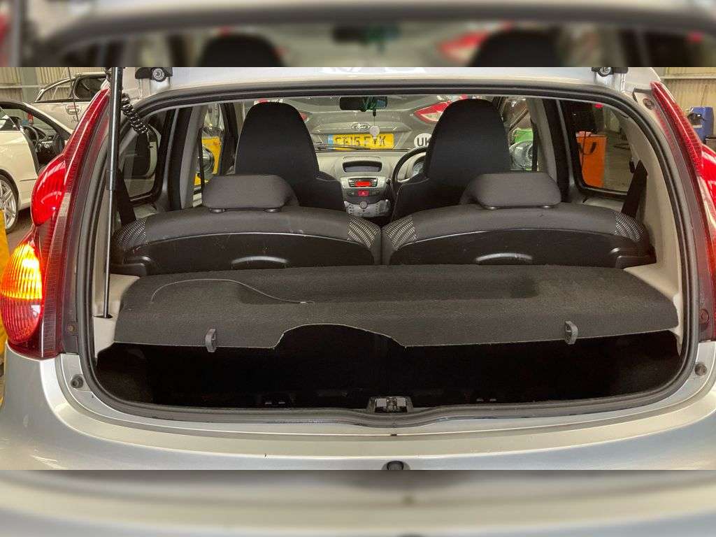 2014 PEUGEOT 107 2014 PEUGEOT 107